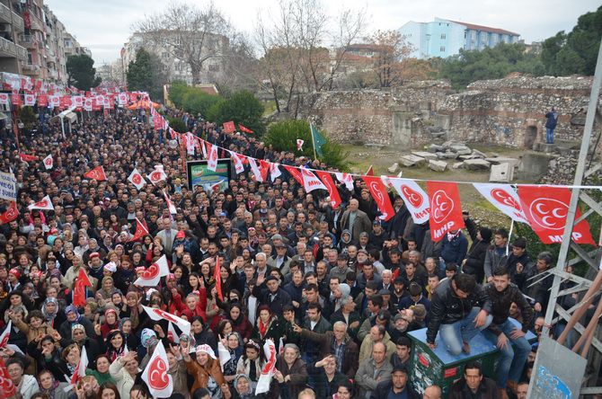 MHP LİDERi DEVLET BAHÇELİ AKHİSARLILAR İLE BULUŞTU